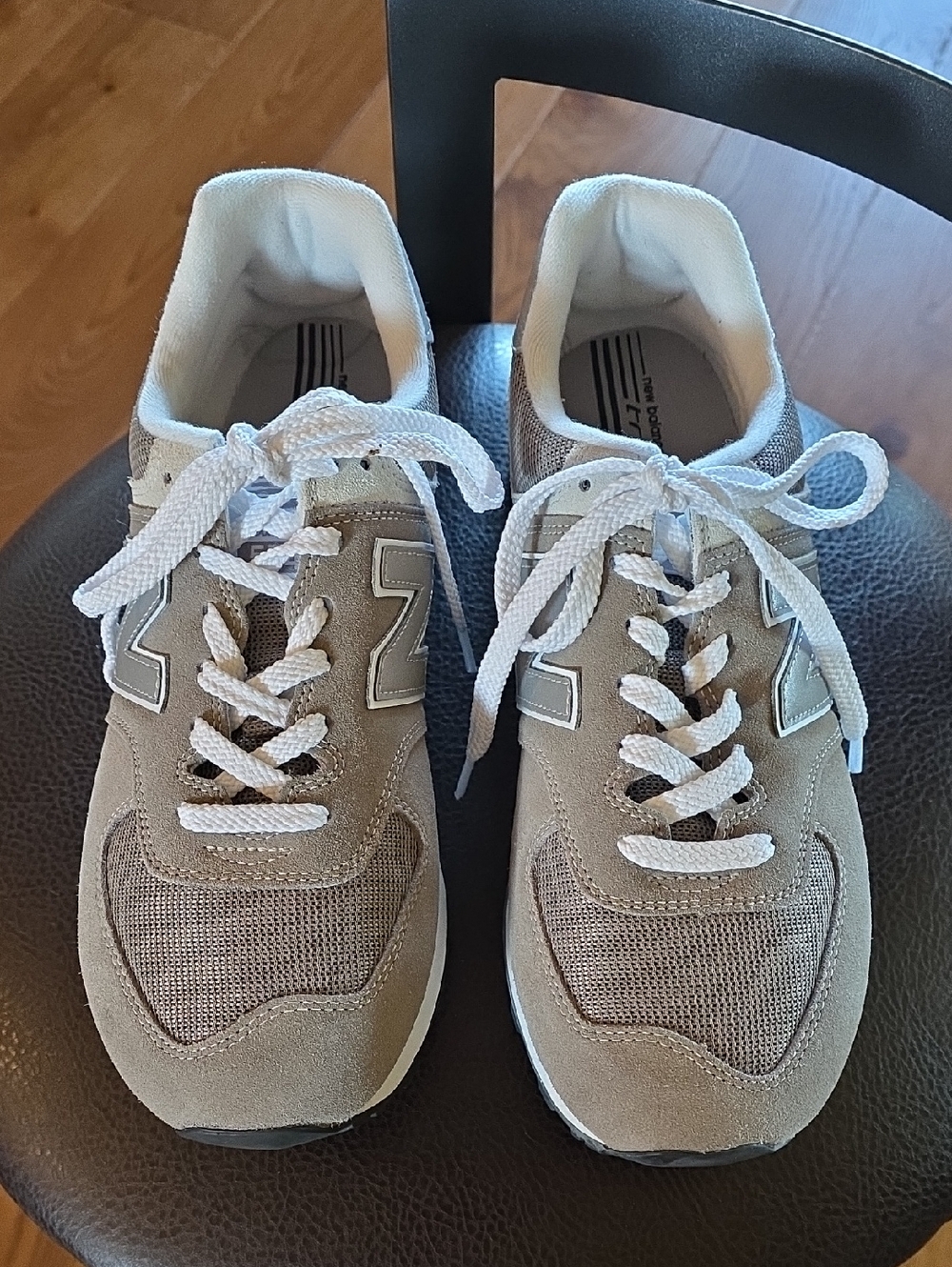 New Balance NWOT 574 Core Sneakers In Gray and White 9 Mens 10.5 Womens